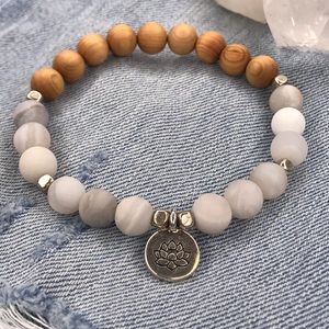 White Lace Agate Yoga Diffuser Mala Bracelet